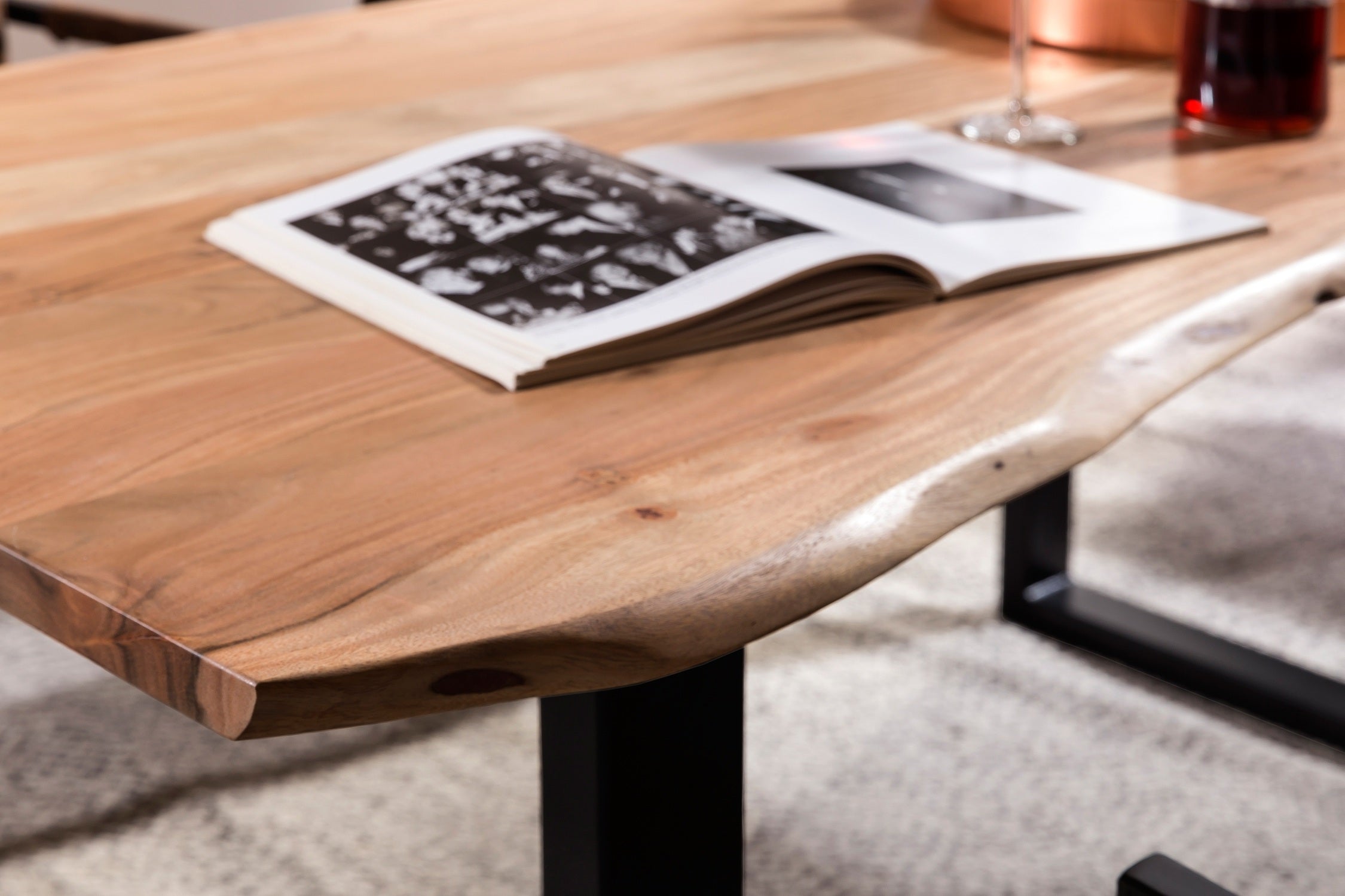 TPFLiving Platte Melbourne Akazie, Gestell Stahl Platte natur antikfinish lackiert, Gestell antiksilbern lackiert TPFLiving Platte Melbourne Akazie, Gestell Stahl Platte natur antikfinish lackiert, Gestell antiksilbern lackiert