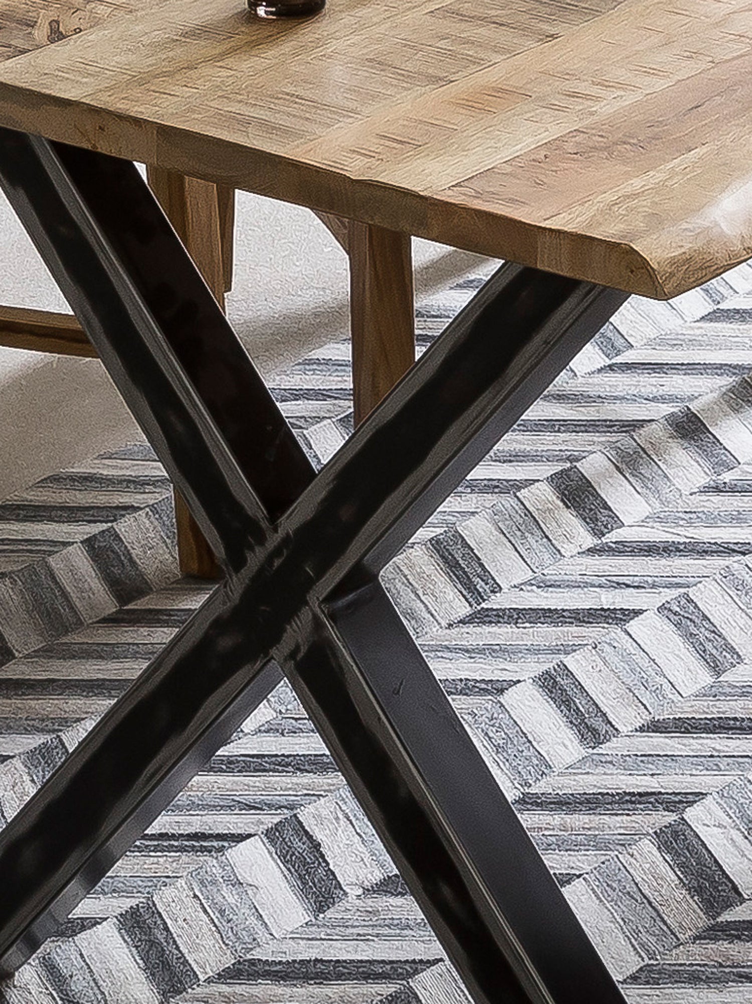 TPFLiving Tisch Bundaberg 160 x 85 cm Platte Mango massiv, Gestell Roheisen Platte natur, Gestell Used Look, klar lackiert TPFLiving Tisch Bundaberg 160 x 85 cm Platte Mango massiv, Gestell Roheisen Platte natur, Gestell Used Look, klar lackiert