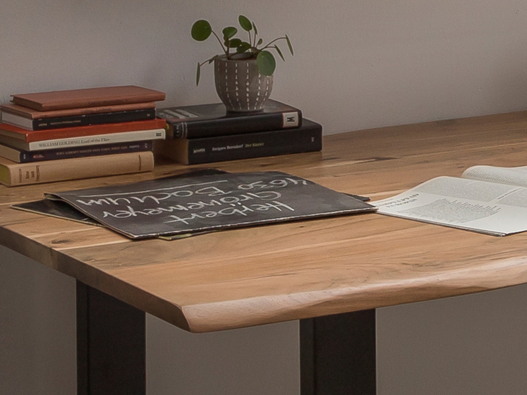 TPFLiving Platte Sydney Akazie, Gestell Stahl Platte natur antikfinish, Gestell antiksilbern lackiert TPFLiving Platte Sydney Akazie, Gestell Stahl Platte natur antikfinish, Gestell antiksilbern lackiert