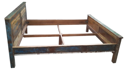 TPFLiving Bett Fairbanks Altholz mit starken Gebrauchsspuren, lackiert bunt TPFLiving Bett Fairbanks Altholz mit starken Gebrauchsspuren, lackiert bunt