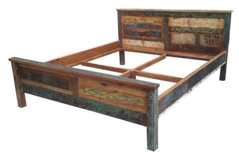 TPFLiving Bett Fairbanks Altholz mit starken Gebrauchsspuren, lackiert bunt TPFLiving Bett Fairbanks Altholz mit starken Gebrauchsspuren, lackiert bunt