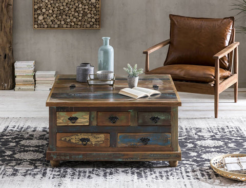 TPFLiving Couchtischtruhe Salcha Altholz mit starken Gebrauchsspuren, lackiert bunt TPFLiving Couchtischtruhe Salcha Altholz mit starken Gebrauchsspuren, lackiert bunt