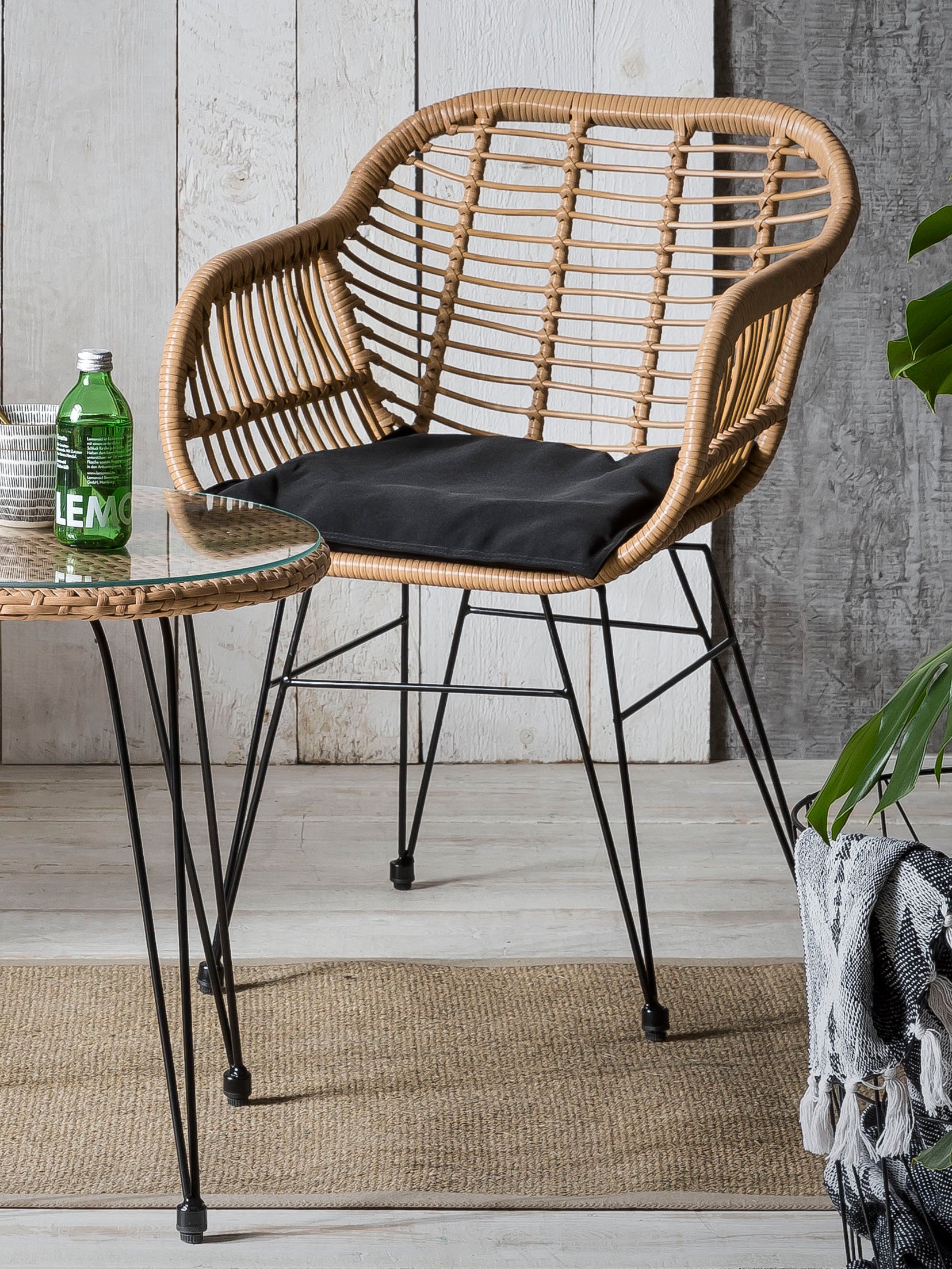 TPFGarden Sitzgruppe MARTINA 2 Stühle, 2 Sitzkissen, 1 Beistelltisch TPFGarden Sitzgruppe MARTINA 2 Stühle, 2 Sitzkissen, 1 Beistelltisch