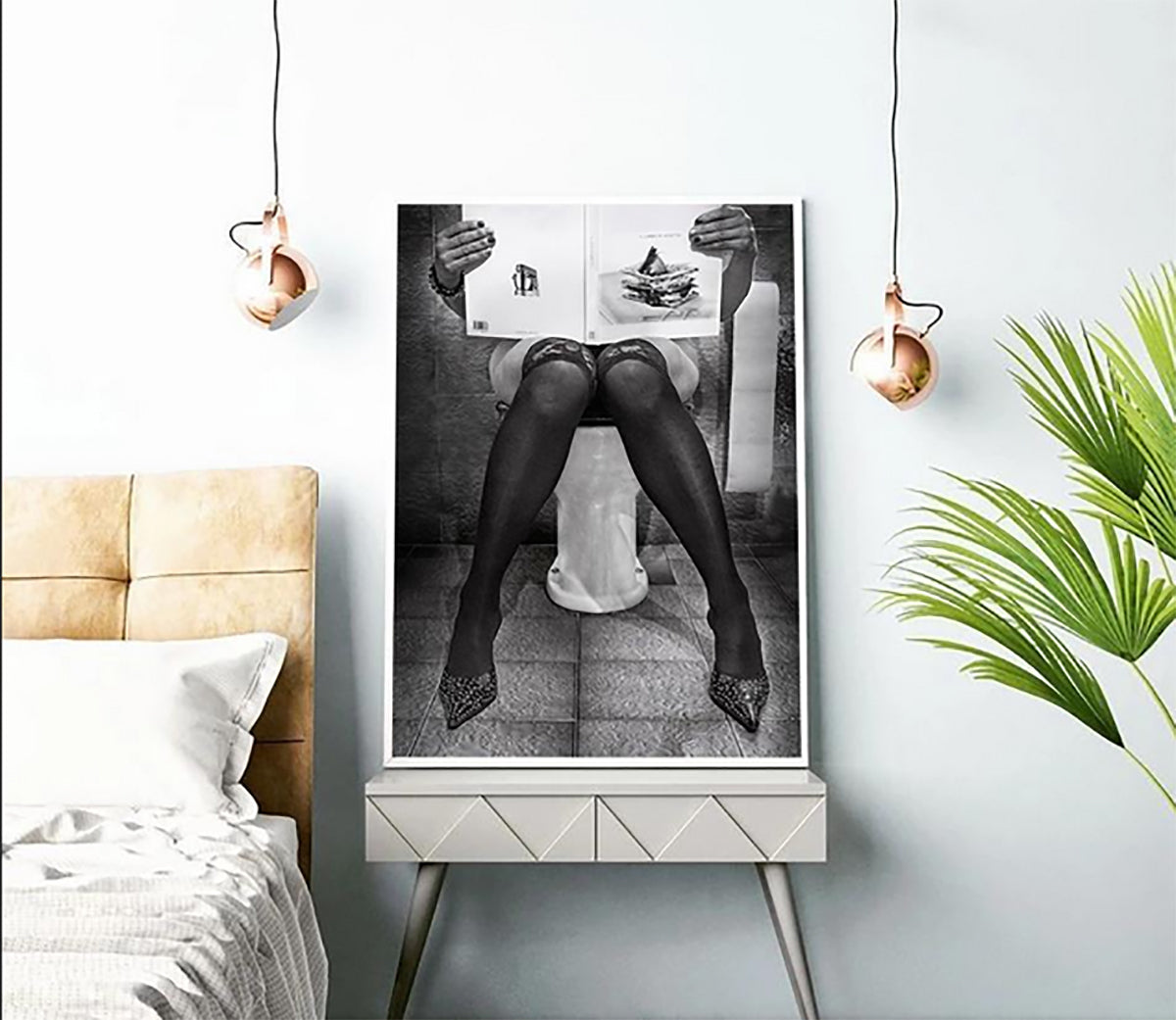 TPFLiving Poster Leinwand / Dekoration Toilette - Frau liest Zeitung - / Verschiedene Größen - OHNE Rahmen - Modell A TPFLiving Poster Leinwand / Dekoration Toilette - Frau liest Zeitung - / Verschiedene Größen - OHNE Rahmen - Modell A