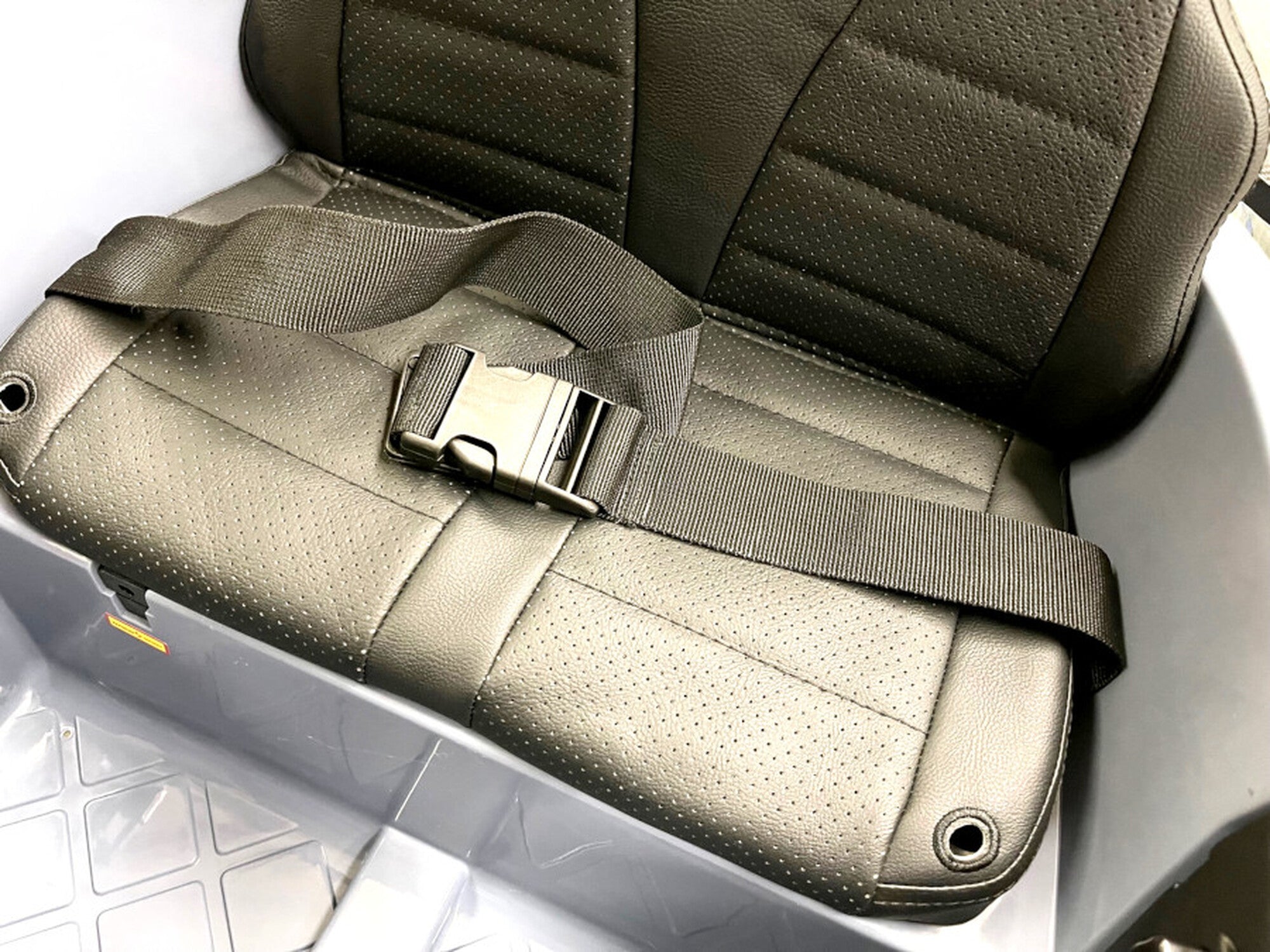 TPFLiving Elektro-Kinderauto Audi TT RS - Kinderauto - Elektroauto - Ledersitz und Sicherheitsgurt TPFLiving Elektro-Kinderauto Audi TT RS - Kinderauto - Elektroauto - Ledersitz und Sicherheitsgurt