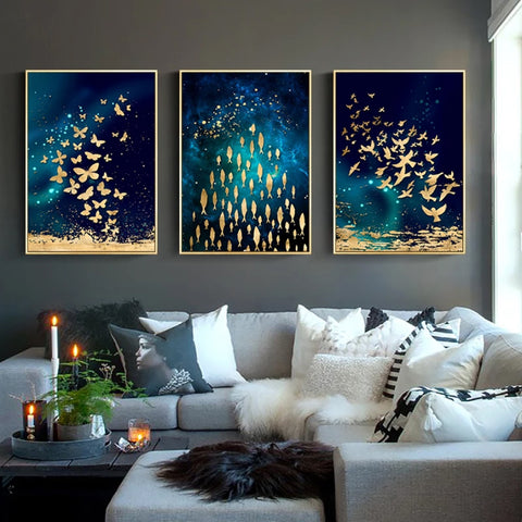 TPFLiving Luxus Poster Leinwand - Goldene Fische und Schmetterlinge auf blauem Hintergrund - 7 verschiedene Größen - Günstiges 3-er Set OHNE Rahmen - SET