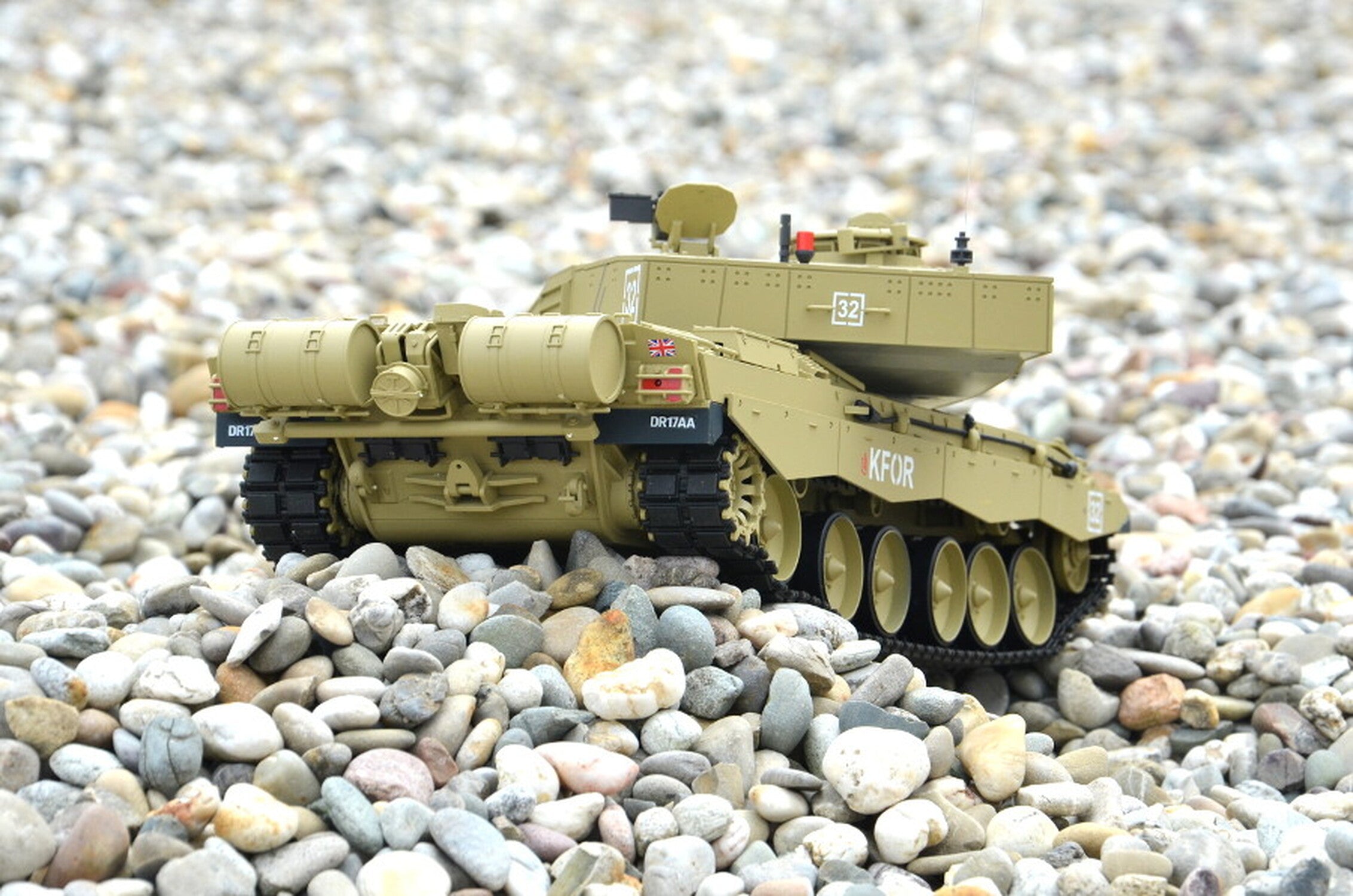 TPFLiving RC-Panzer Britischer Challenger 2 Maßstab 1:16 - RC Panzer - Ferngesteuertes Panzerfahrzeug - Kampffahrzeug - Abschussfunktion