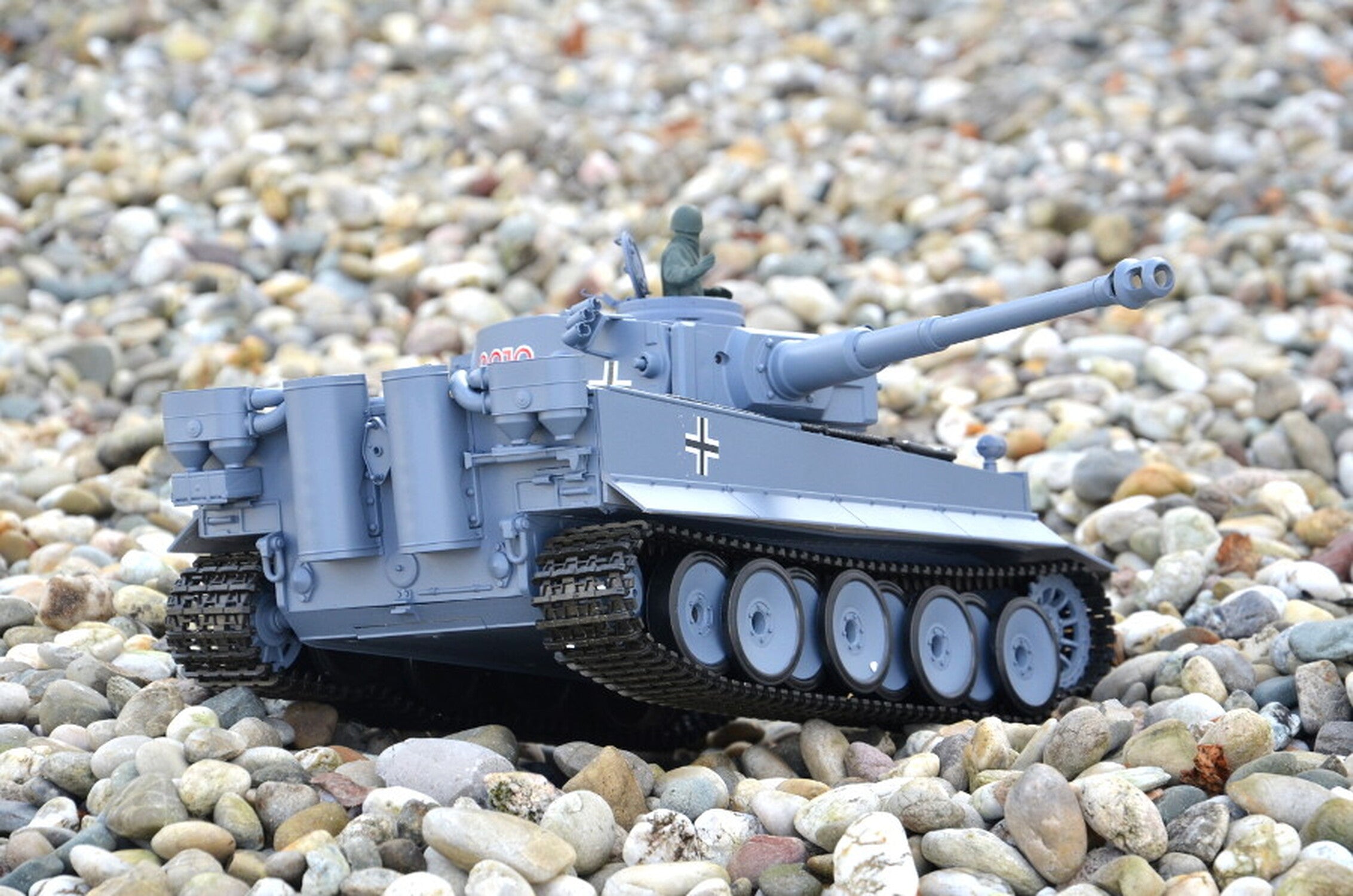 TPFLiving RC-Panzer German Tiger I 7-0 RC Panzer ferngesteuert - Panzer mit Schussfunktion, Stahlgetriebe und Kettenantrieb - Rauch und Sound - Maßstab 1:16