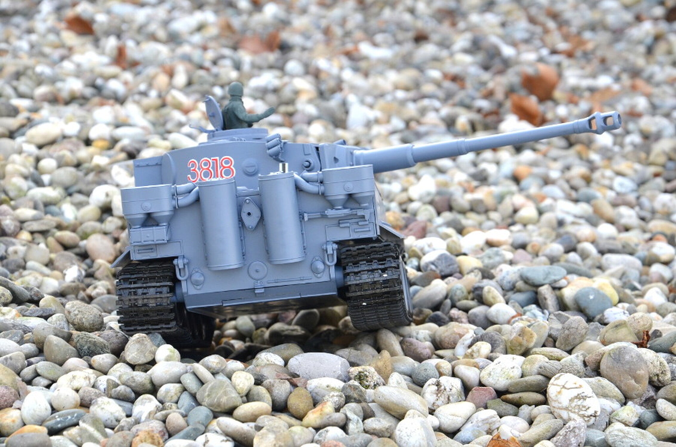 TPFLiving RC-Panzer German Tiger I 7-0 RC Panzer ferngesteuert - Panzer mit Schussfunktion, Stahlgetriebe und Kettenantrieb - Rauch und Sound - Maßstab 1:16